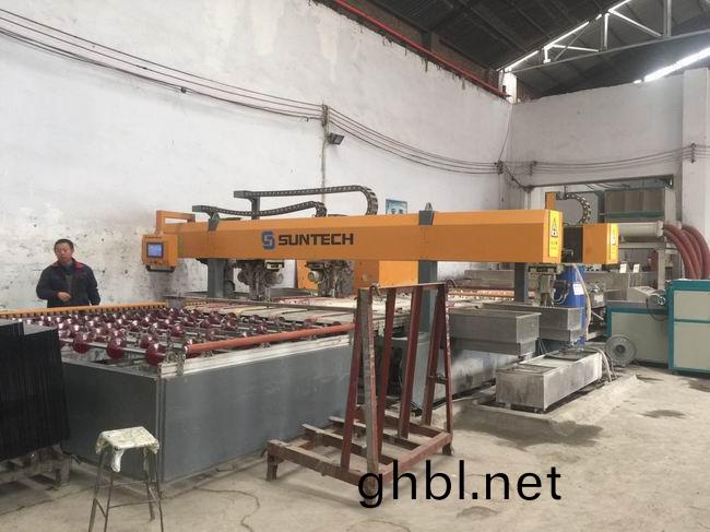 鋼(gang)化(hua)玻(bo)瓈生(sheng)産(chan)線